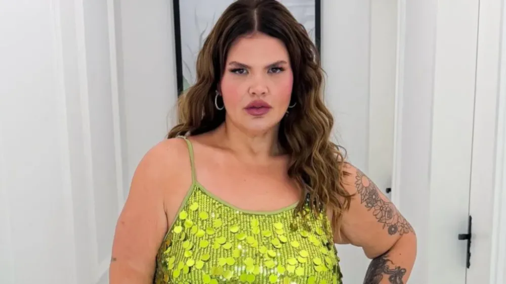 Thais Carla vive novo romance após perder 100 kg e admite insegurança: “Corpo novo”